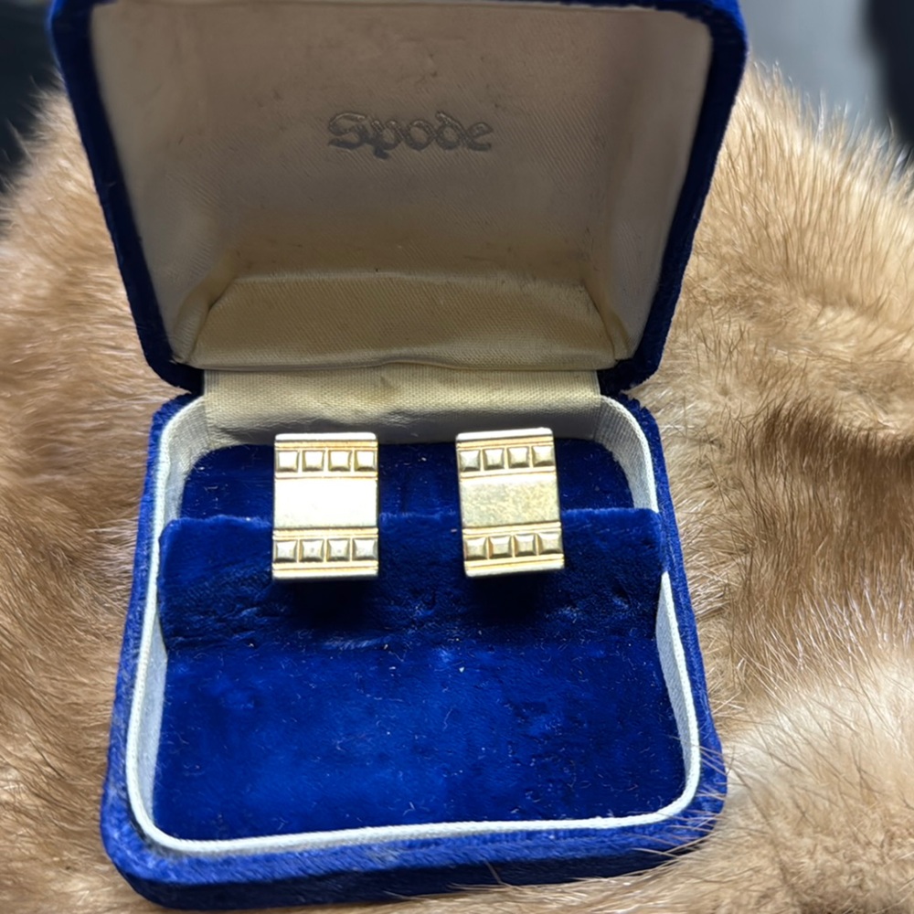 Elegant Gold Cufflinks